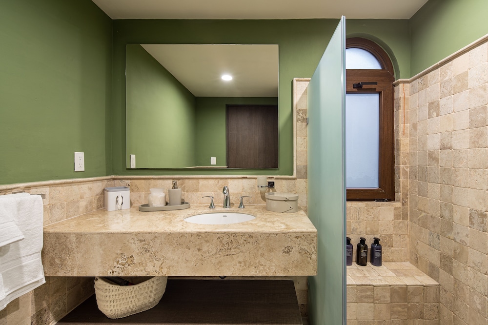 holt boutique 2br puente viejo residencial