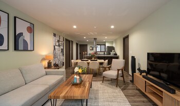 holt boutique 2br puente viejo residencial