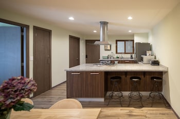 holt boutique 2br puente viejo residencial