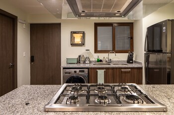 holt boutique 2br puente viejo residencial