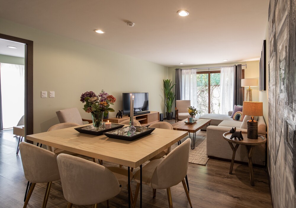 holt boutique 2br puente viejo residencial