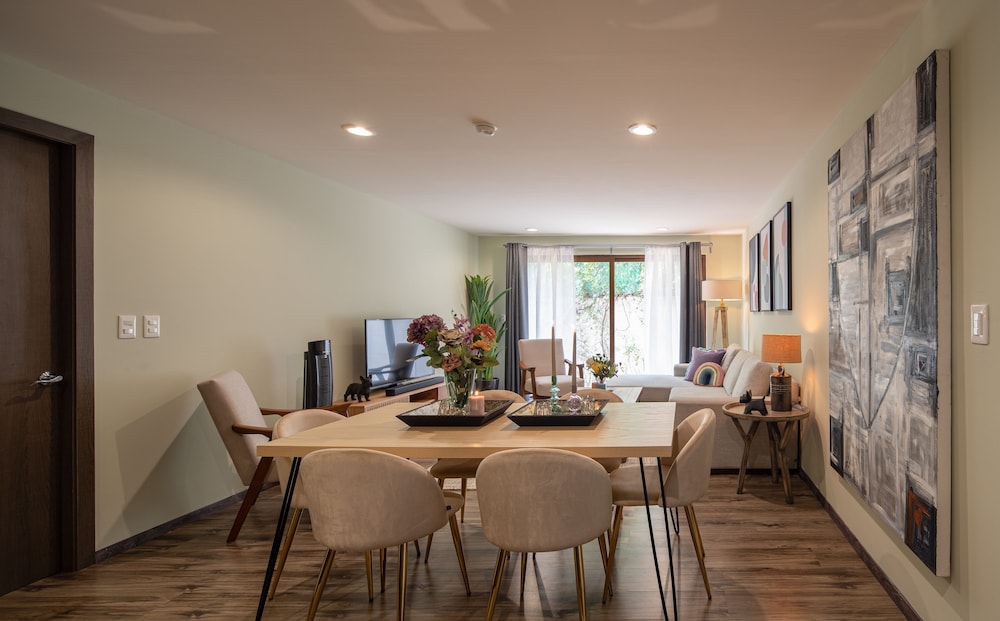 holt boutique 2br puente viejo residencial