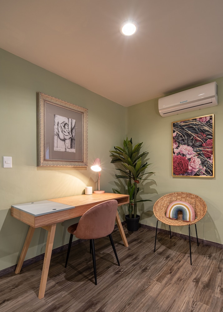 holt boutique 2br puente viejo residencial