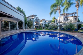 holt boutique 2br puente viejo residencial