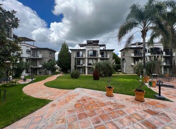 holt boutique 2br puente viejo residencial