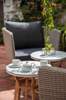 holt boutique 2br puente viejo residencial