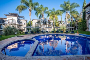 holt boutique 2br puente viejo residencial