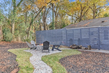 Charlotte Spacious Home,,0 star