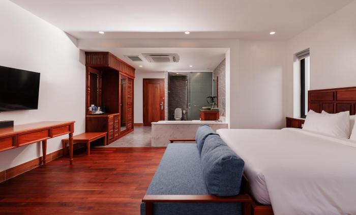 two seasons siem reap hotel