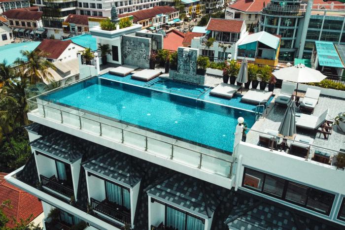 two seasons siem reap hotel