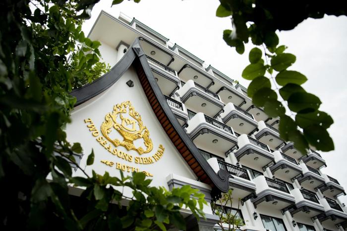two seasons siem reap hotel