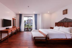 two seasons siem reap hotel