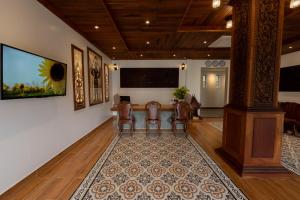 two seasons siem reap hotel