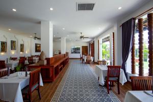 two seasons siem reap hotel