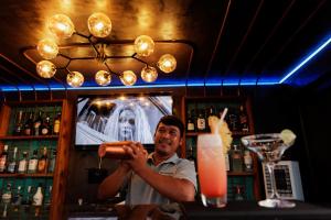 two seasons siem reap hotel