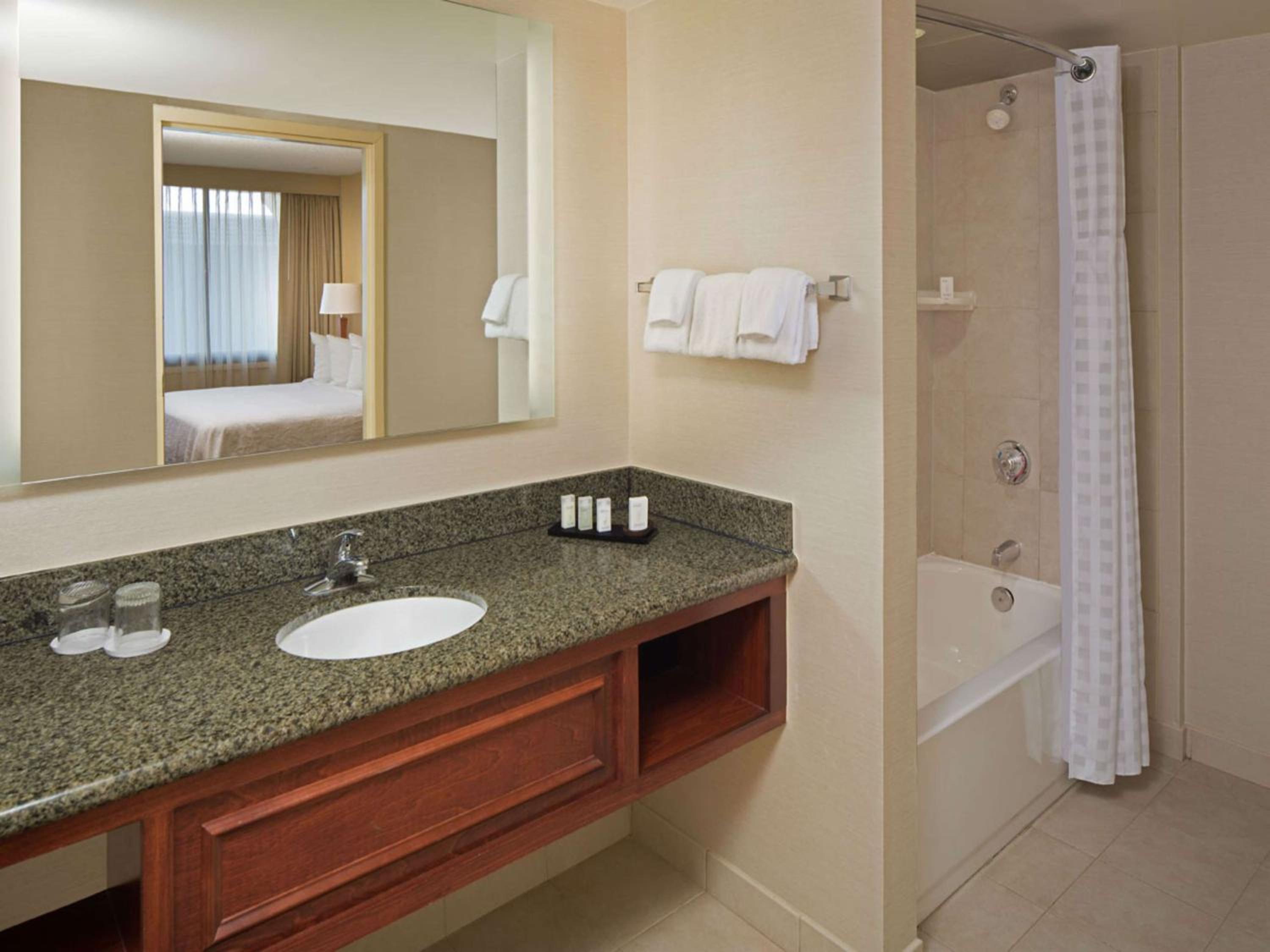 embassy suites hotel winston salem