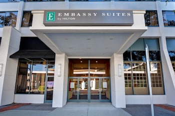 embassy suites hotel winston salem