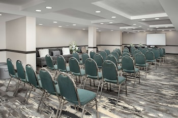 embassy suites hotel winston salem