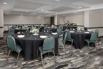 embassy suites hotel winston salem