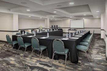 embassy suites hotel winston salem