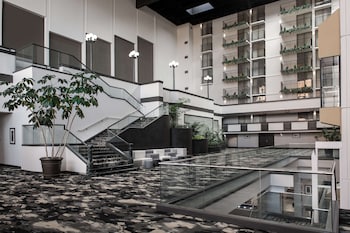 embassy suites hotel winston salem