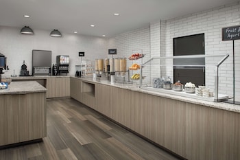 embassy suites hotel winston salem