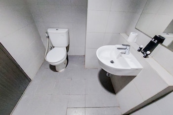 elegant and comfy studio apartment at bintaro icon