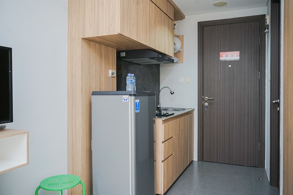 elegant and comfy studio apartment at bintaro icon