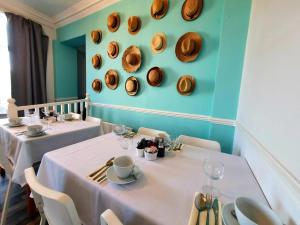 beach hotel torbay