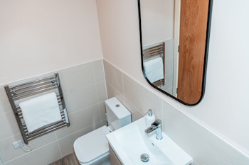 captivating 2 bed apartment in manchester