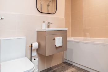 captivating 2 bed apartment in manchester