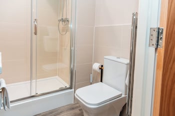 captivating 2 bed apartment in manchester