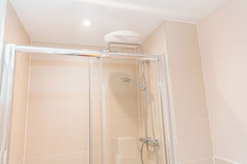 captivating 2 bed apartment in manchester