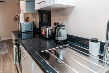 captivating 2 bed apartment in manchester
