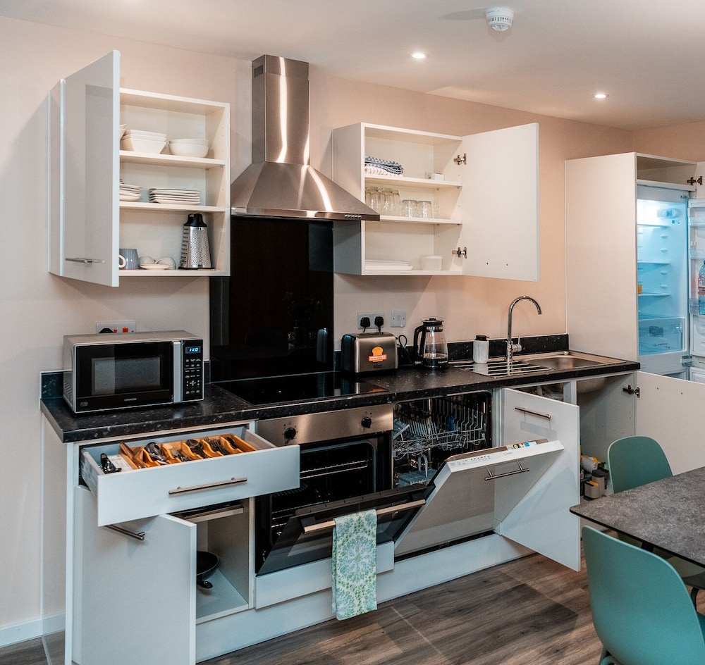 captivating 2 bed apartment in manchester