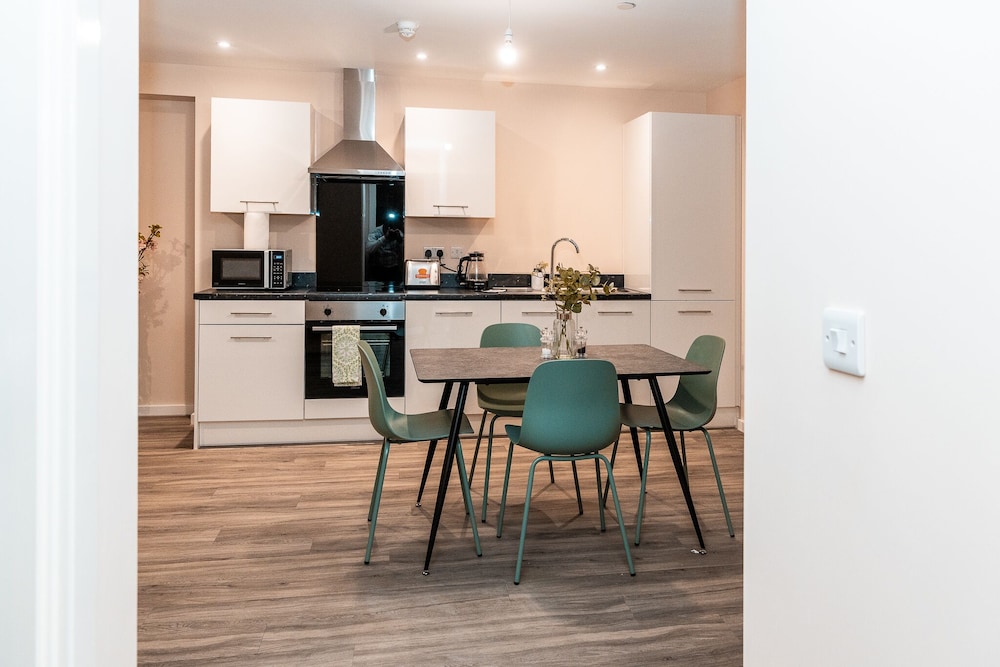 captivating 2 bed apartment in manchester
