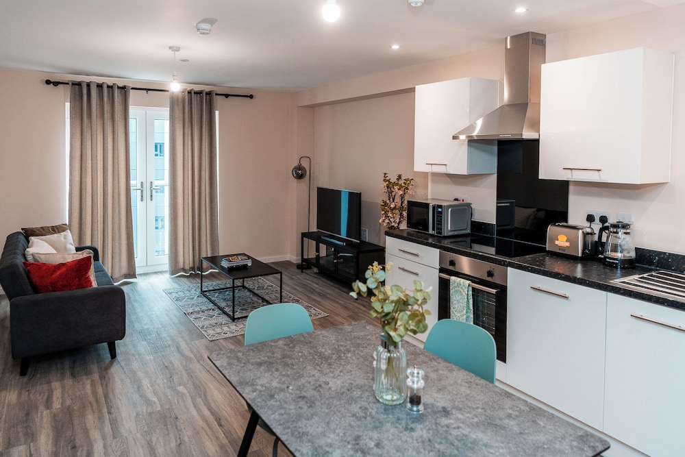 captivating 2 bed apartment in manchester