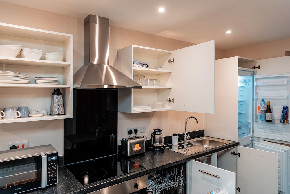 captivating 2 bed apartment in manchester