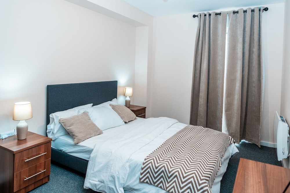 captivating 2 bed apartment in manchester