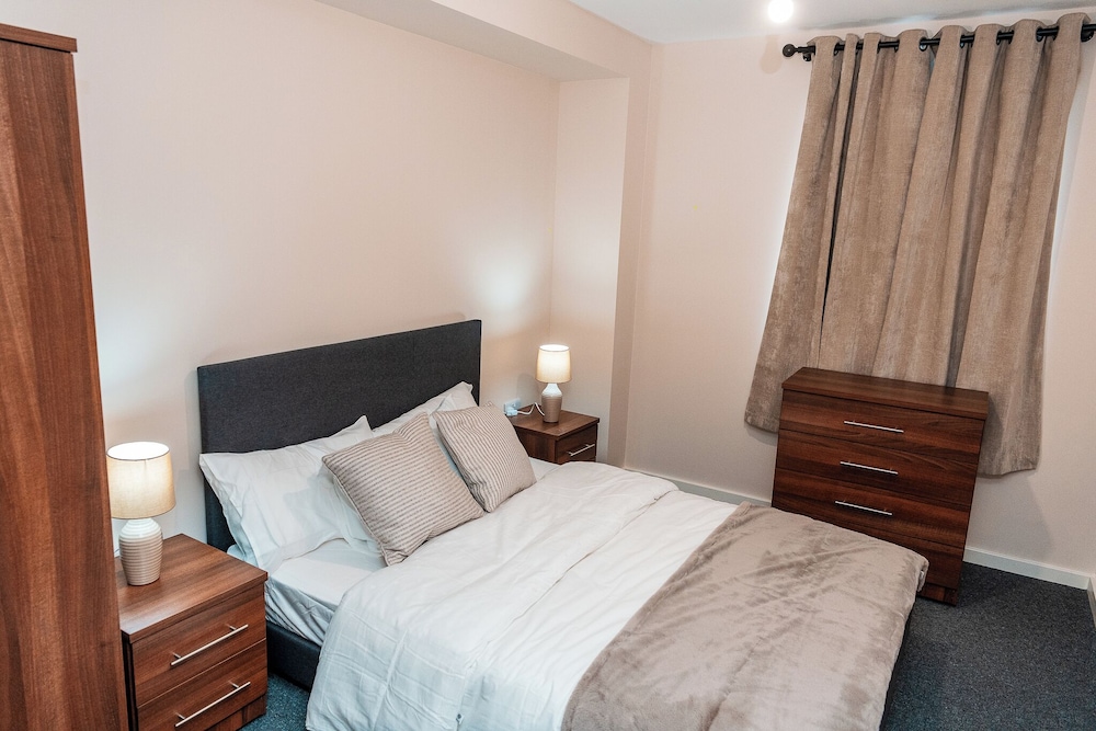 captivating 2 bed apartment in manchester