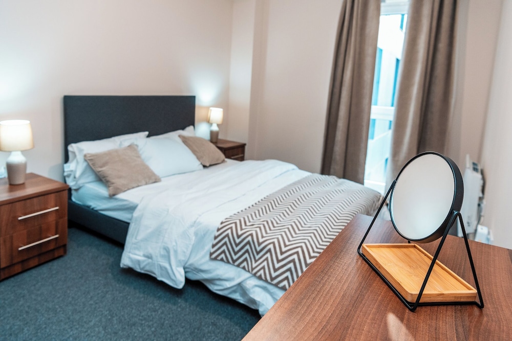 captivating 2 bed apartment in manchester