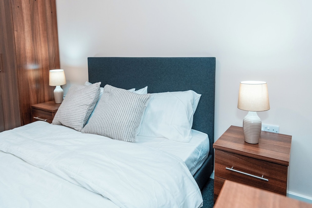 captivating 2 bed apartment in manchester