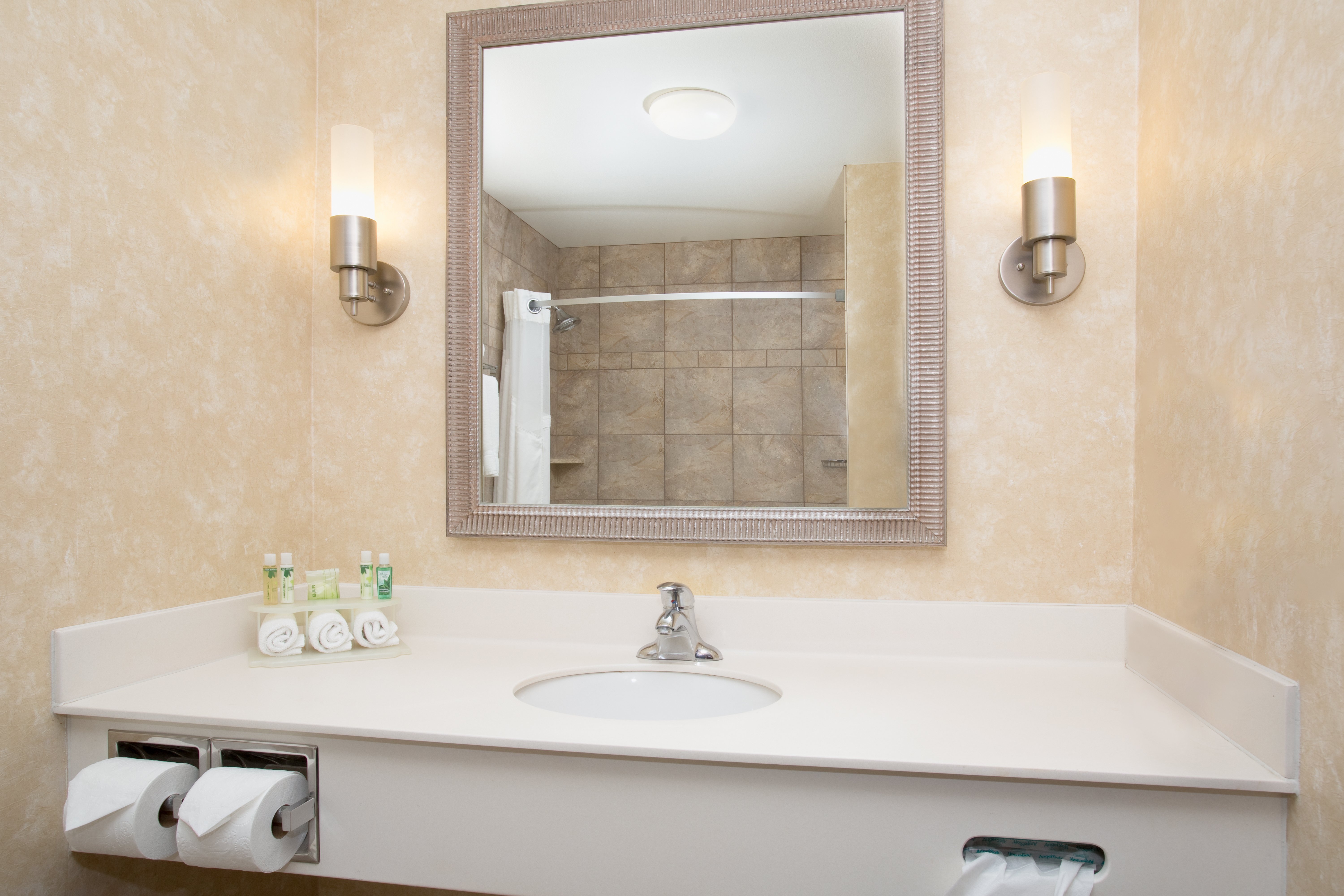 holiday inn express and suites minot by ihg