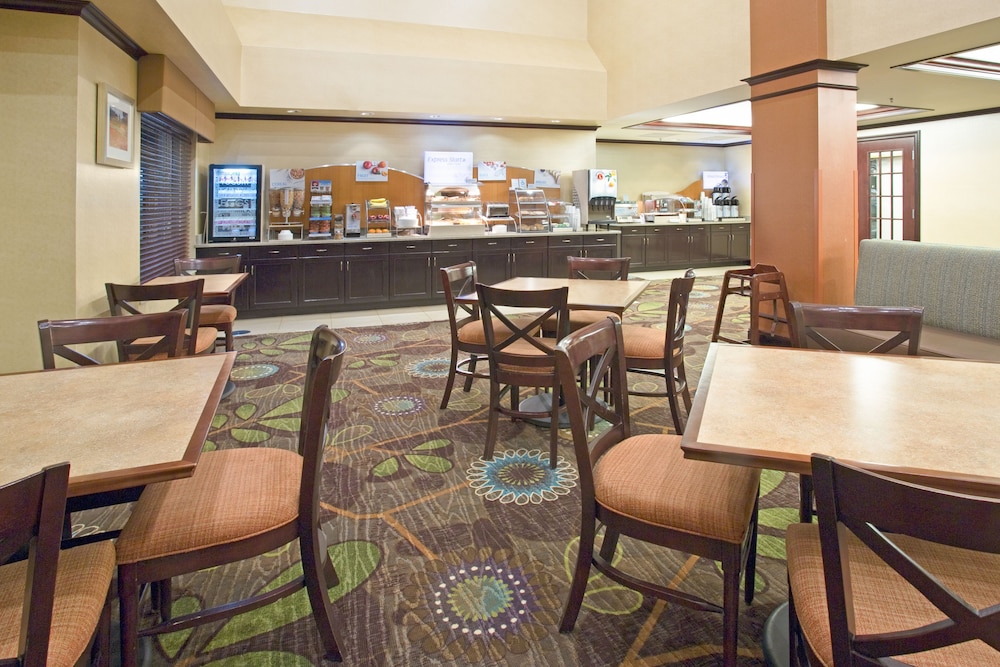 holiday inn express and suites minot by ihg
