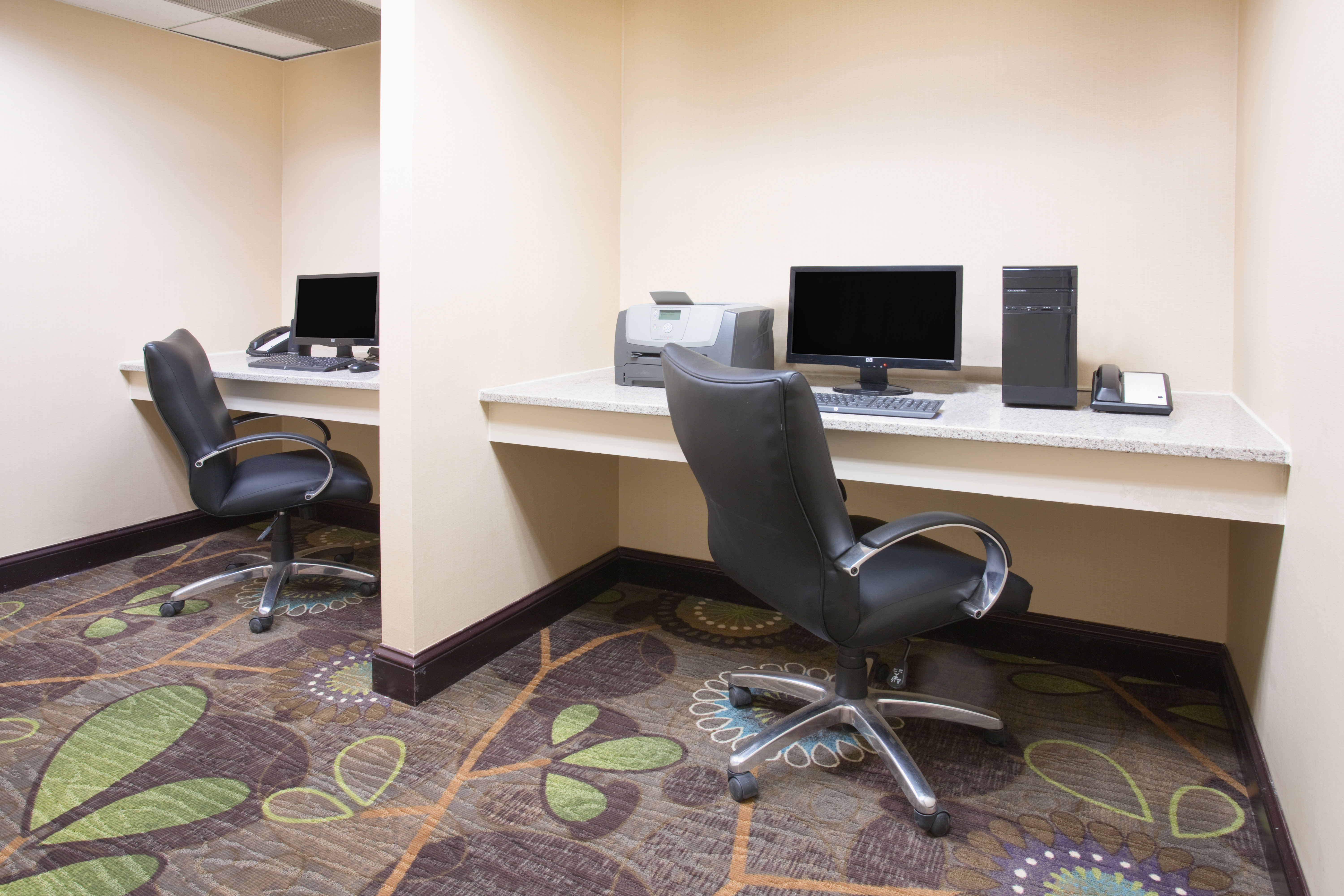 holiday inn express and suites minot by ihg