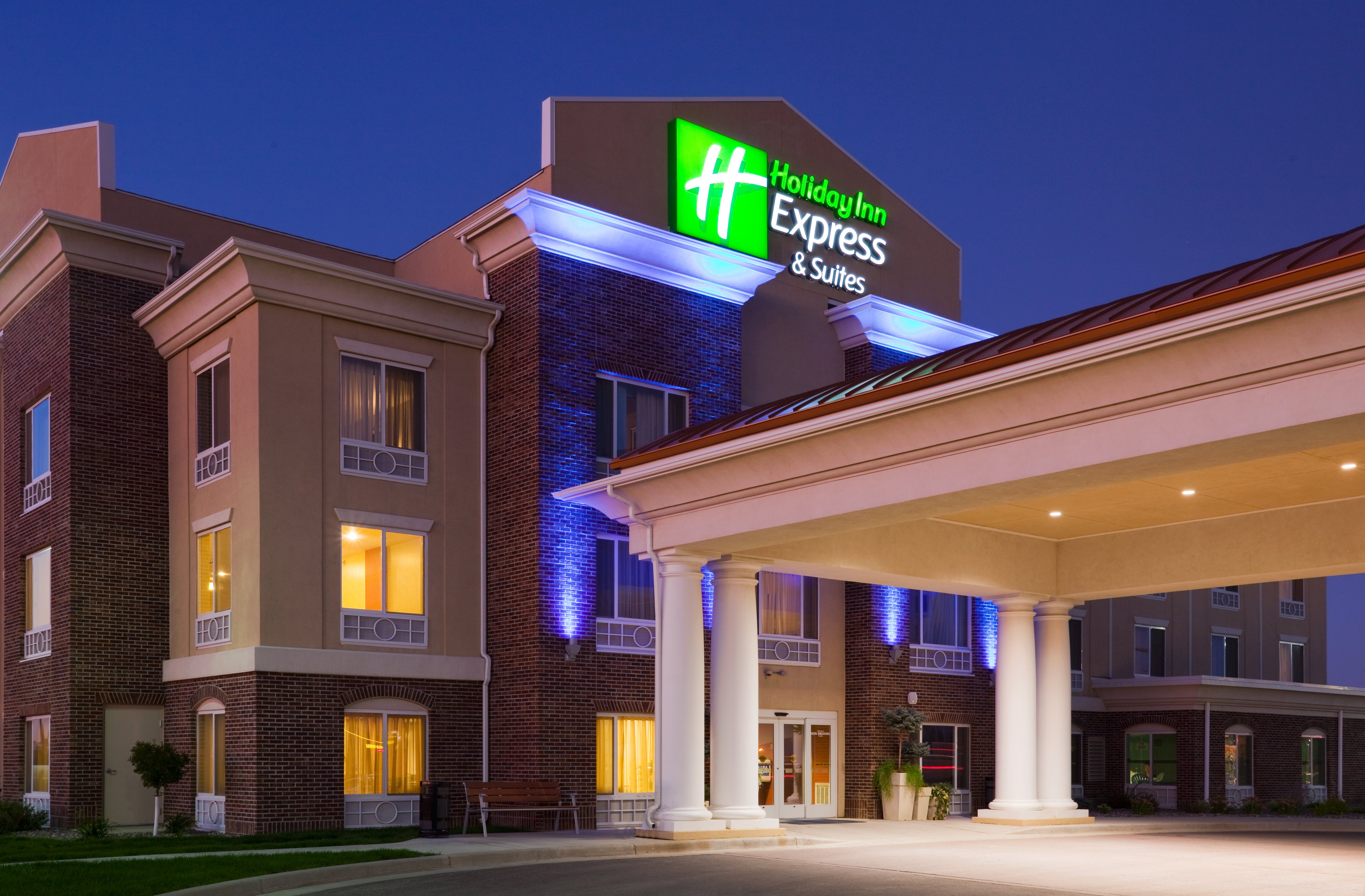 holiday inn express and suites minot by ihg