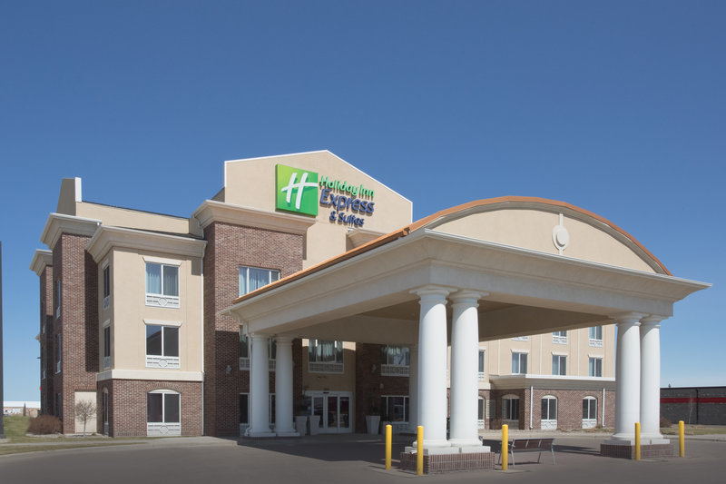 holiday inn express and suites minot by ihg