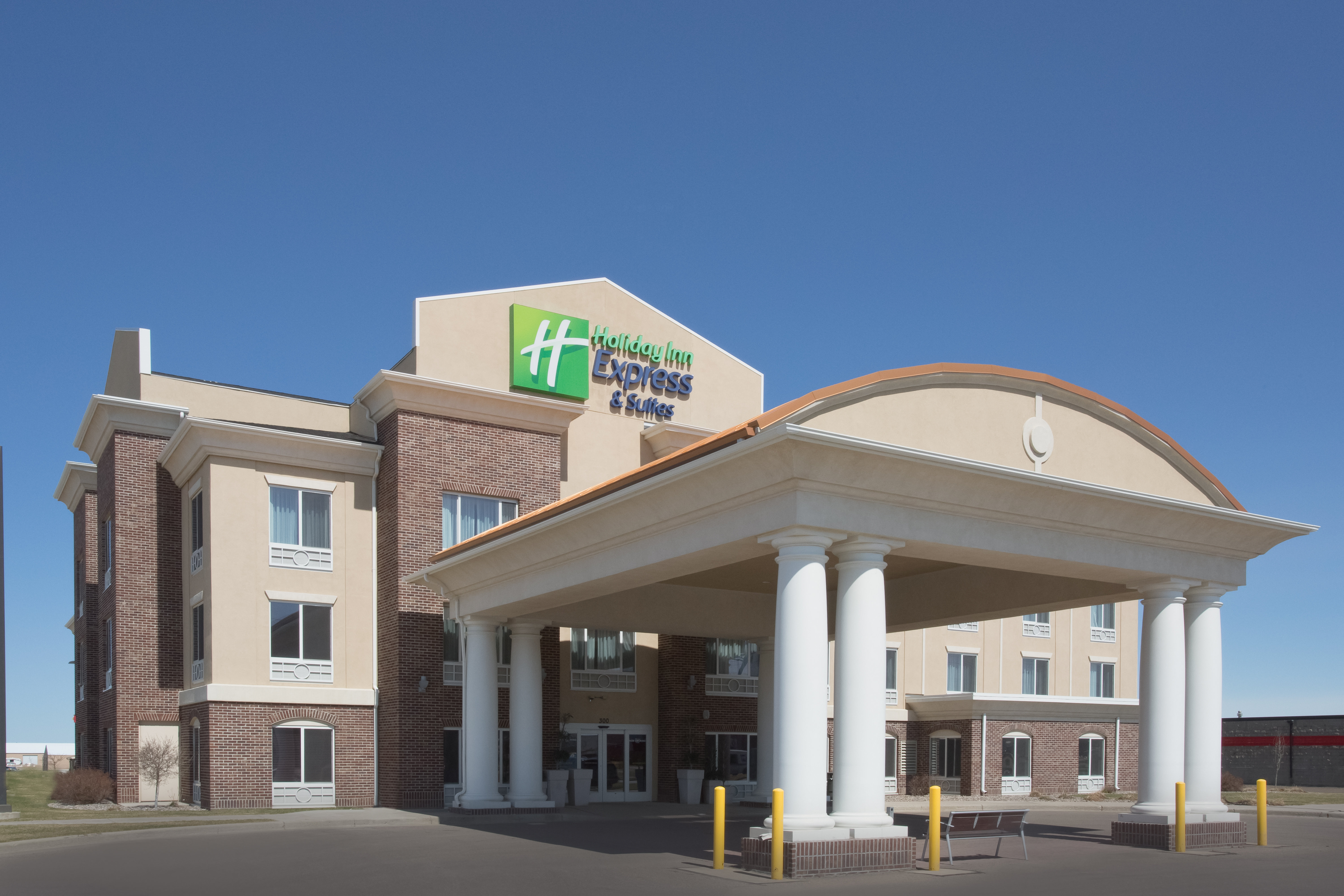 holiday inn express and suites minot by ihg
