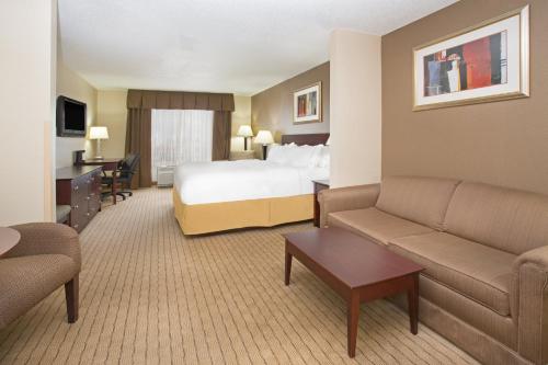holiday inn express and suites minot by ihg