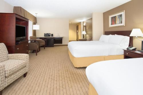 holiday inn express and suites minot by ihg